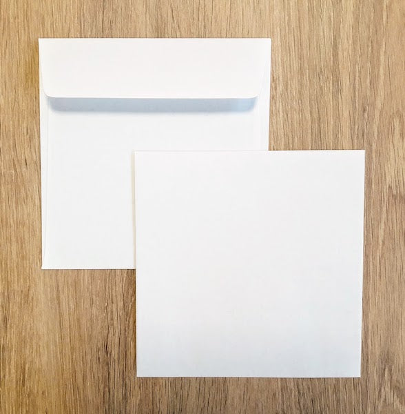 Enveloppes carrées auto-adhésives